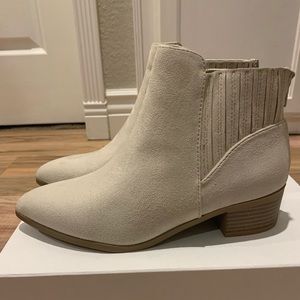 Light beige booties new never worn
